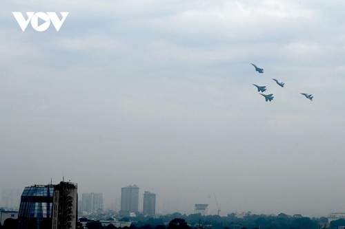 Tổng hợp luyện diễu binh: Tiêm kích, trực thăng bay trên Quảng trường Ba Đình - ảnh 4