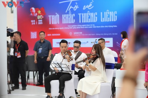 Ấn tượng trải nghiệm gian trưng bày của VOV tại Triển lãm quốc gia A80 - ảnh 14