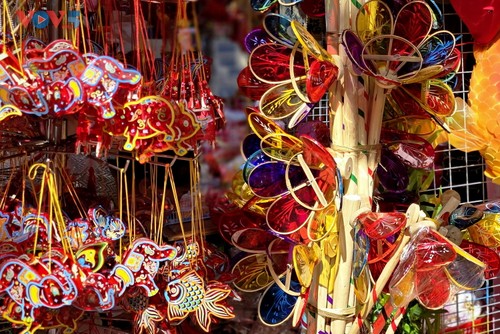 Nhộn nhịp không khí đón Tết Trung thu tại phố cổ Hà Nội - ảnh 3