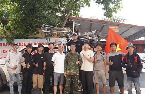 Phi công Drone đổ về miền Bắc trinh sát, thả hàng tấn hàng cứu trợ, cứu sống người bị lật thuyền trong đêm - ảnh 7