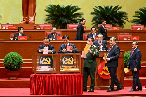 Các đại biểu bỏ phiếu bầu Ban Chấp hành Trung ương Đảng khóa XIV - ảnh 5