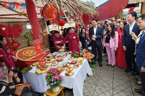 Lễ hội xôi Phú Thượng - Quảng bá di sản tới bạn bè năm Châu - ảnh 8