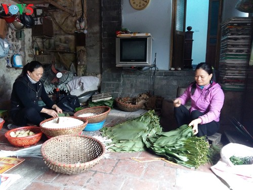 Le banh chung - le plat vietnamien par excellence pendant le Tet - ảnh 1