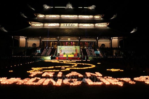 Prière pour les soldats tombés au champ d’honneur à Ninh Binh  - ảnh 1