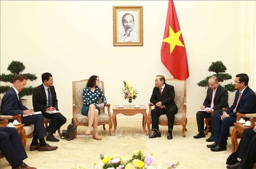 Truong Hoa Binh reçoit la ministre des Sciences et des Arts de la Hesse (Allemagne) - ảnh 1