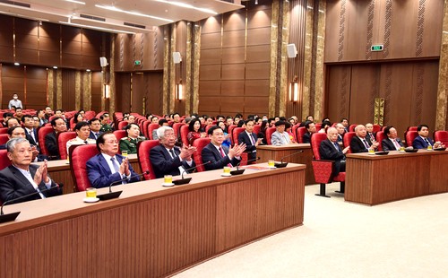 Rencontre à l’occasion du 90e anniversaire de la création de l’antenne du Parti de Hanoï  - ảnh 1