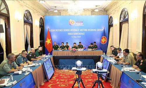 ASEAN : Visioconférence des officiels militaires de haut rang  - ảnh 1