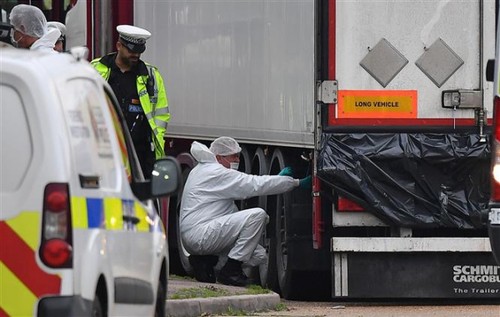 Camion charnier en Angleterre: deux accusés reconnus coupables d'homicide involontaire  - ảnh 1