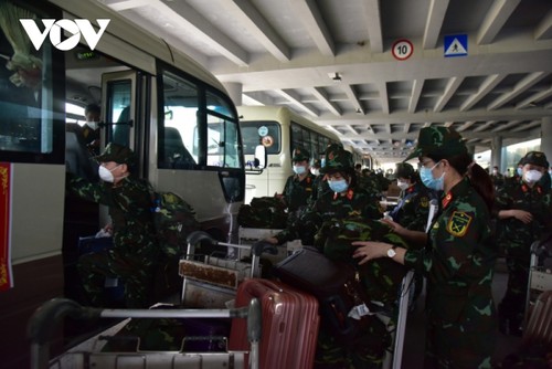 Covid-19: Une délégation de médecins militaires vient en renfort dans le Sud-Ouest - ảnh 1