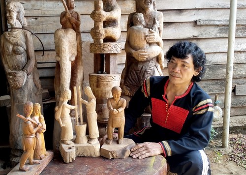 Y Thai Êban, un sculpteur hors pair - ảnh 2