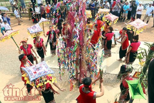 La xang khan des Thai de Nghê An - ảnh 2