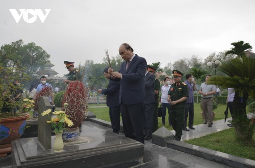 Nguyên Xuân Phuc en visite dans la province de Diên Biên - ảnh 1