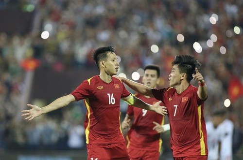 Football: le Vietnam qualifié pour la finale des SEA Games 31 - ảnh 1