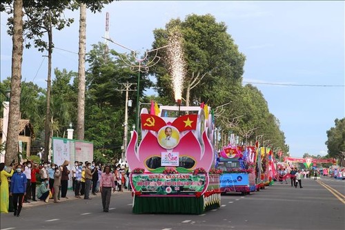 Première fête du lotus de Dông Thap - ảnh 1