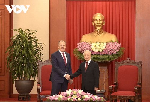 Sergueï Lavrov reçu par Nguyên Phu Trong - ảnh 1