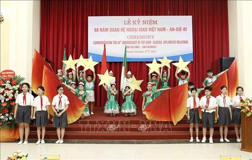 60e anniversaire de l’établissement des relations diplomatiques Vietnam-Algérie - ảnh 1