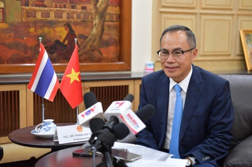 Nguyên Xuân Phuc en Thaïlande: une visite pour renforcer les liens économiques - ảnh 2