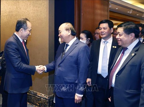 Nguyên Xuân Phuc: les opportunités d’investissement au Vietnam sont énormes - ảnh 1