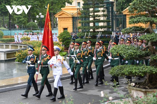 Toàn cảnh lễ đón chính thức Thủ tướng Nhật Bản Suga Yoshihide tại Phủ Chủ tịch - ảnh 1