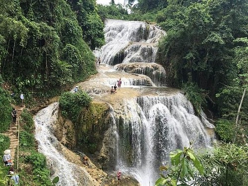 Ngỡ ngàng trước vẻ đẹp “bồng lai tiên cảnh” nơi thác Mu, Hòa Bình - ảnh 8