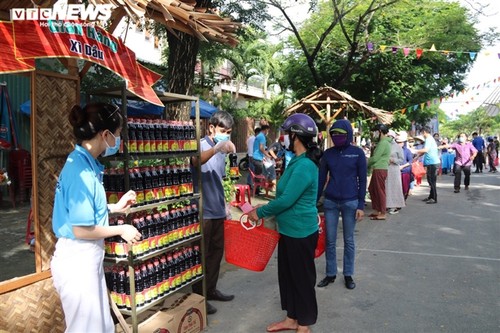 Nghìn hộ khó khăn ở Hội An xách giỏ đi chợ 'không tốn đồng nào' - ảnh 3