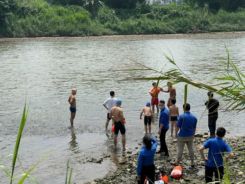 “Tình yêu sông Hồng” và hành trình dạy bơi miễn phí cho trẻ em  - ảnh 7