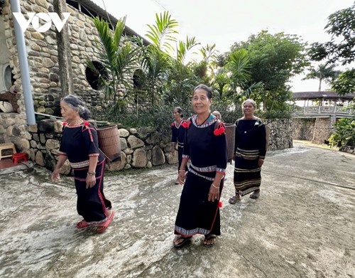 "Hũ muối yêu thương" của bà con dân tộc thiểu số Đắk Lắk gửi tới miền Bắc - ảnh 1