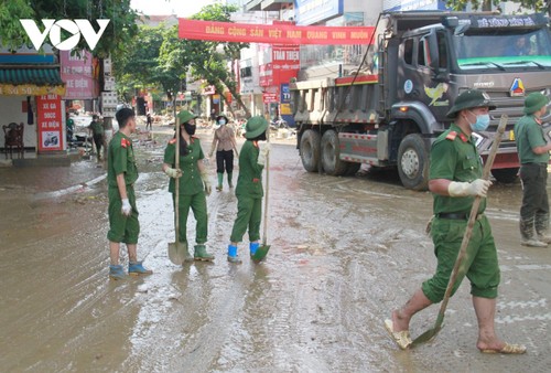 Thành phố Tuyên Quang trở lại phong quang, sạch đẹp chỉ sau 1 ngày nước rút - ảnh 2