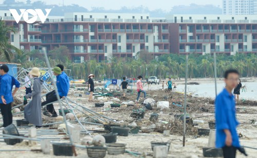 Quảng Ninh tổng vệ sinh dọn dẹp bãi biển và phố phường - ảnh 2