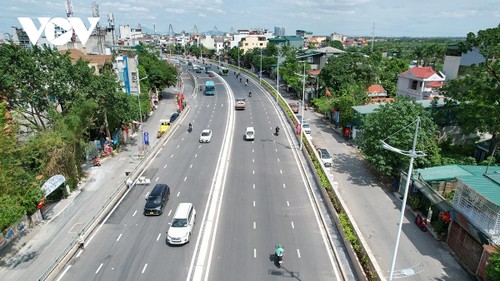 Cận cảnh tuyến đường ven sông Hồng "cong mềm mại" nhất ở Hà Nội - ảnh 3