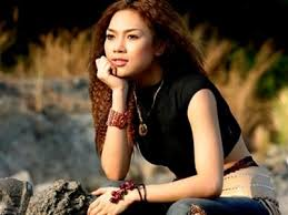 人気の女性歌手 - ảnh 2