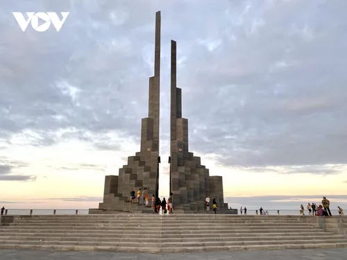 フーイエン省 夏の観光振興活動を強化 - ảnh 1