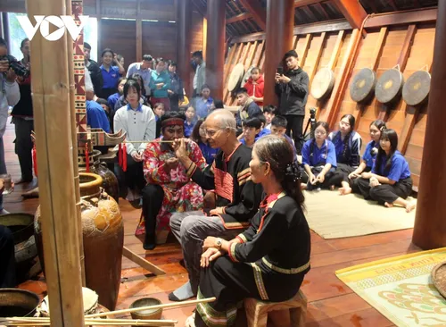 リスナーと共におしゃべりタイム （12月25日） - ảnh 3