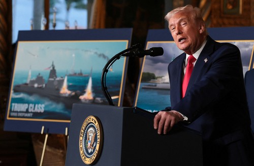 米大統領 「トランプ級」と名付け 新たな戦艦2隻の建造を承認 - ảnh 1