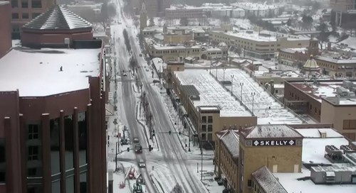 全米で冬の嵐、NYで大雪警戒－航空1万4500便超が欠航、停電11.8万戸 - ảnh 1