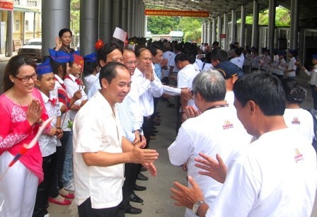 老挝留学生与越南老师见面会在越南举行 - ảnh 1