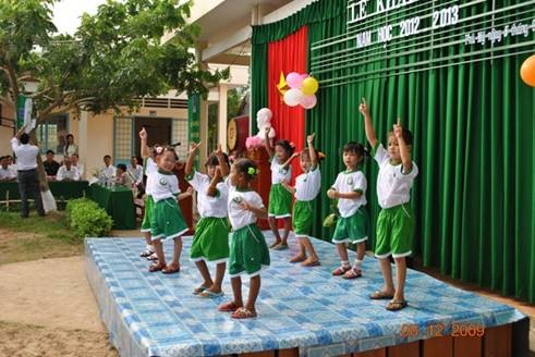 3500名九龙江平原贫困学生获颁奖学金 - ảnh 1