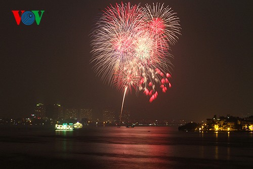 河内举行多项精彩活动庆祝首都解放60周年 - ảnh 10