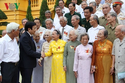 越南党和国家始终铭记被囚禁革命战士的功勋 - ảnh 1