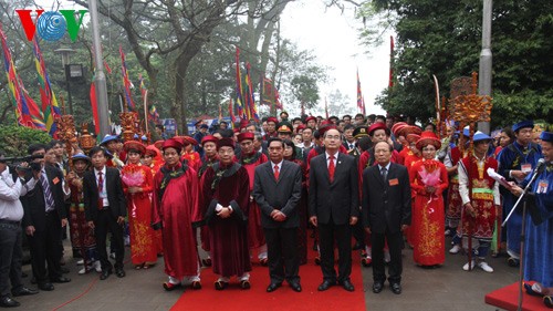 雄王祭祀信仰 凝聚社会力量 - ảnh 2