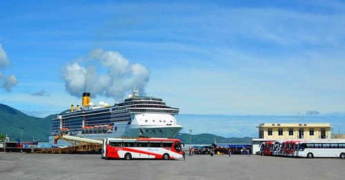 越南旅游：40艘游轮将在今年抵达云脚港 - ảnh 1