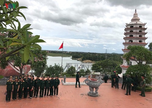 神圣长山小道的凭吊旅游 - ảnh 1