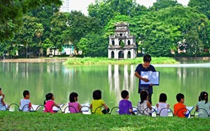 河内举行多项活动  纪念获颁“和平城市”称号20周年 - ảnh 1