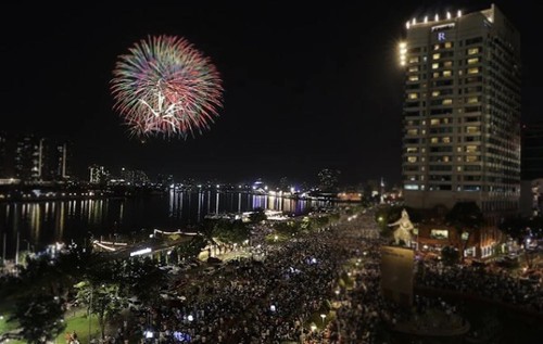 全国各地纷纷举行迎接新年活动 - ảnh 3