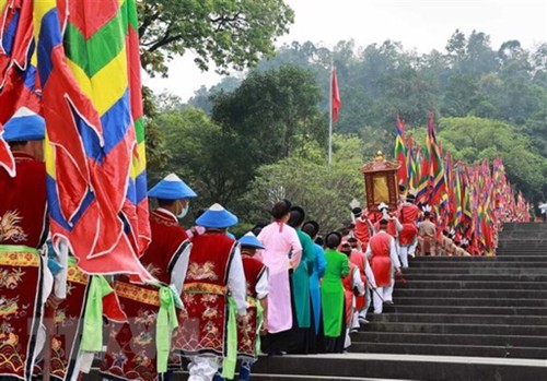 雄王祭祖日：民族文化价值的融汇 - ảnh 1