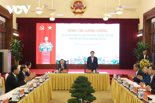 梁强与最高人民法院举行工作会议 - ảnh 1