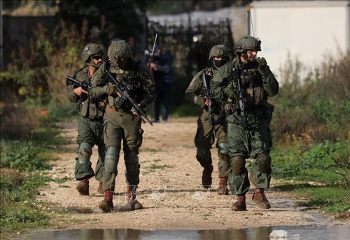 中东局势紧张：以色列扩大约旦河西岸战争 - ảnh 1