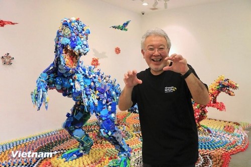 “塑料纪”艺术展传递环保信息 - ảnh 3