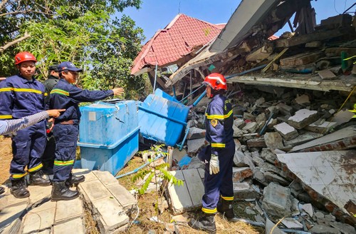 组图：越南救援队抵达缅甸首都地震灾区 - ảnh 4