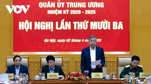 苏林主持召开中央军委第十三次会议 - ảnh 1